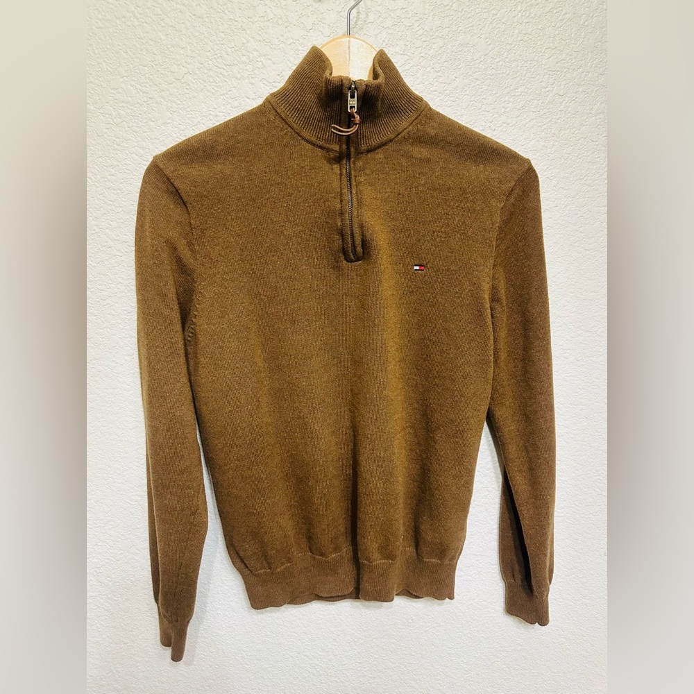 ⭐️ JUST SOLD ⭐️ Tommy Hilfiger Pull-on Quarter Zip Sweater - Size M